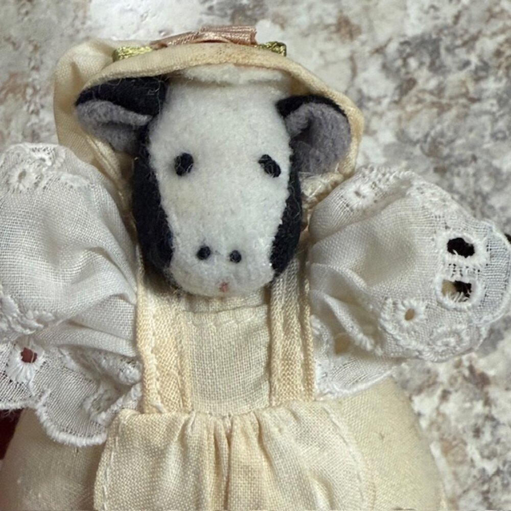 Stuffed Cow with Pink Bow & Lace Dress Ornament Pin Cushion Sewing Circle Quilt - Picture 3 of 6